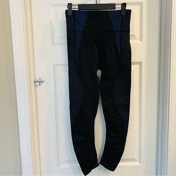 SPANX High Rise Seamless Athletic Leggings Black and Blue Size Large - Picture 1 of 11